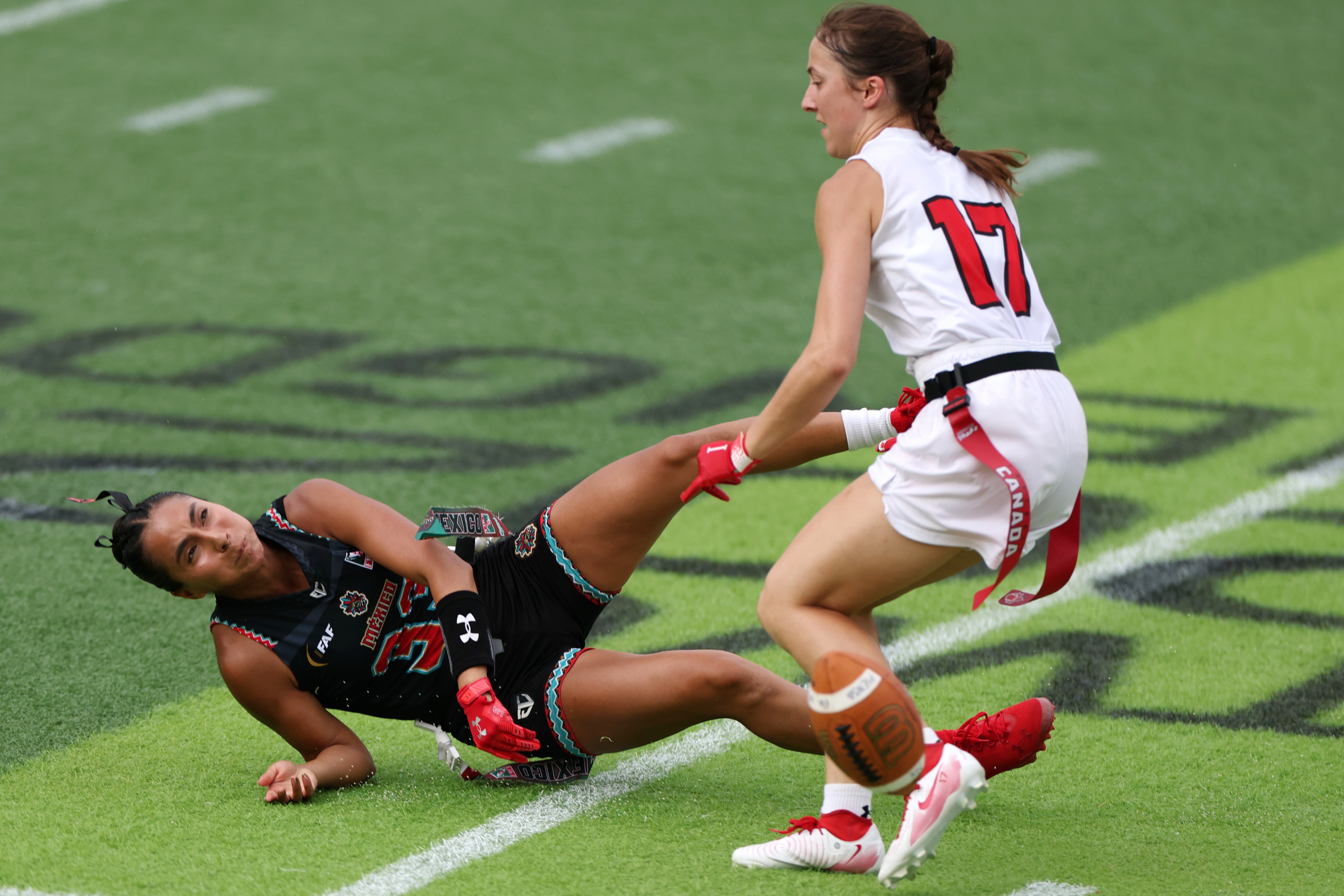 墨西哥选手在橄榄球比赛中晋级