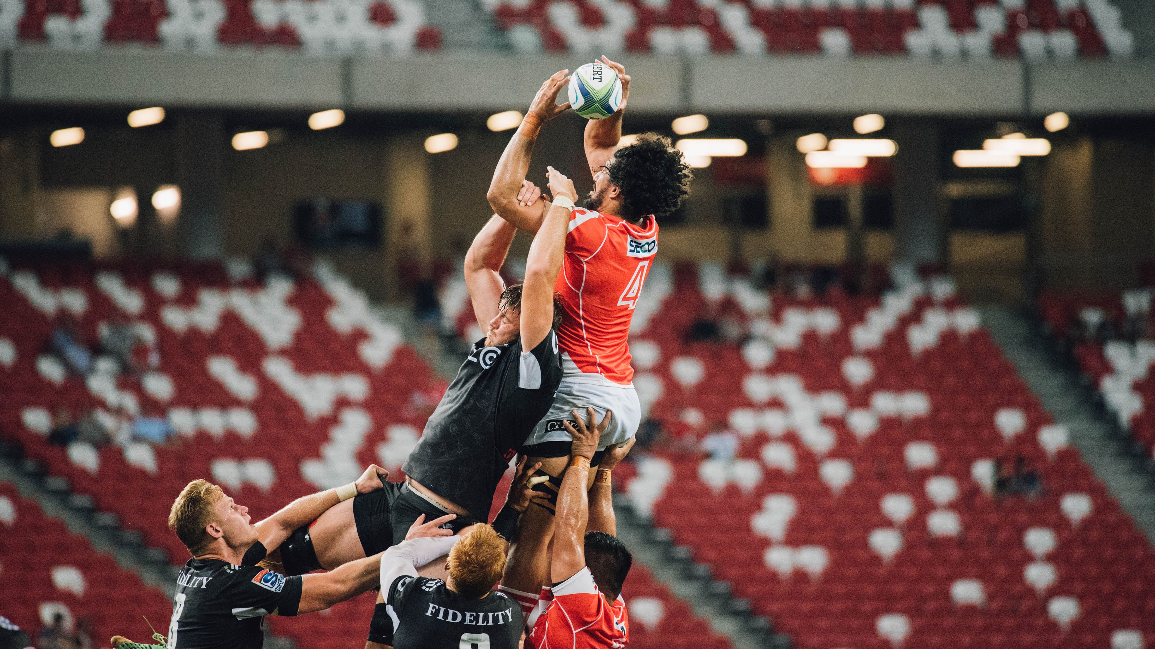 开云体育官方网站-英超争冠之夜，詹姆斯用实力证明自己